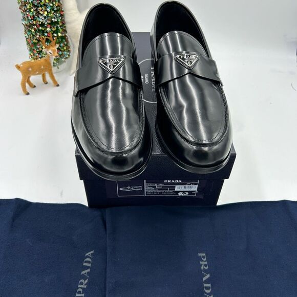 Men’s Prada, leather triangle logo loafers size 11 fits larger made in Italy - Picture 4 of 10